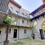 Apartment Lounge & Pool Stresa