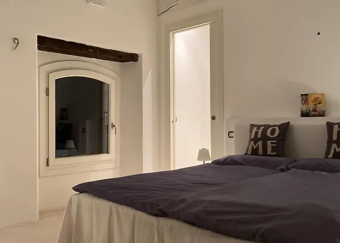 Lounge & Pool * ストレーザ