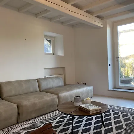 Lounge & Pool Apartman Stresa