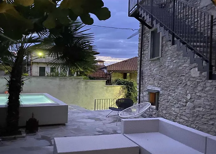 Lounge & Pool Apartman