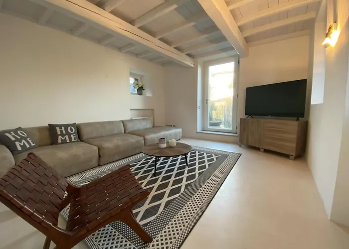 Lounge & Pool Apartman Stresa