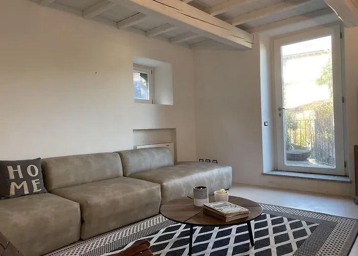 Lounge & Pool Apartman Stresa